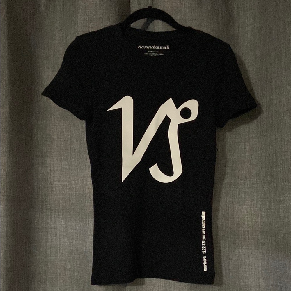 NWOT Norma Kamali Astrology Capricorn Black Graphic T-Shirt XS